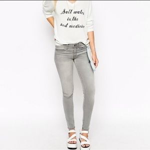 Wildfox Marianne Mid-Rise Skinny Jeans size 26